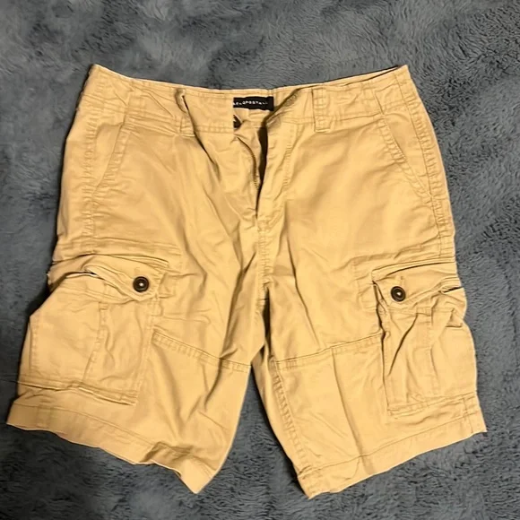 Aeropostale khaki cargo shorts - Picture 1 of 4